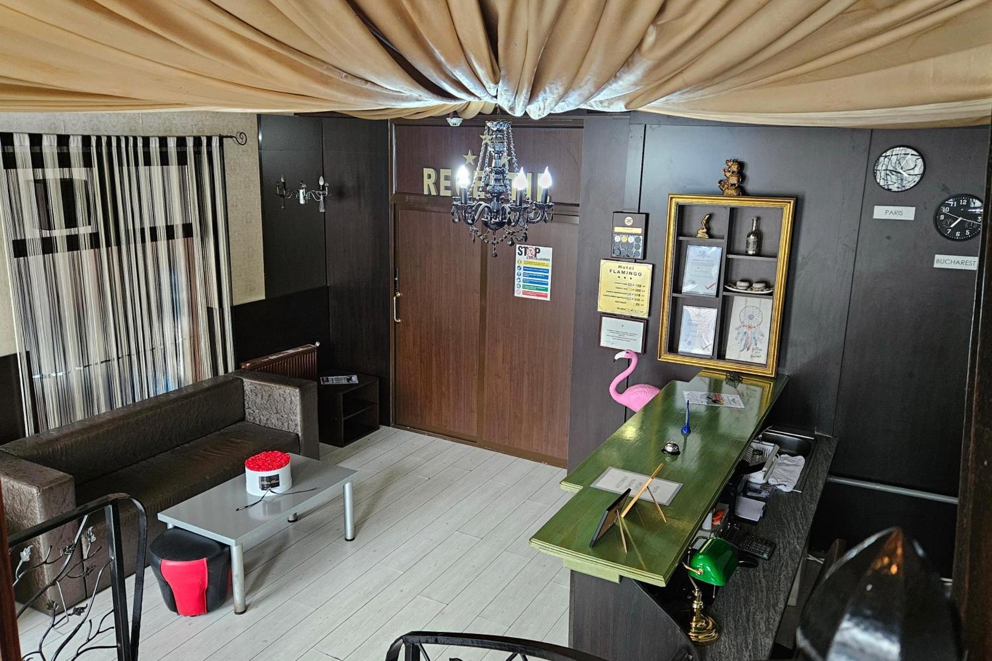 Flamingo Hotel Пітешть Екстер'єр фото